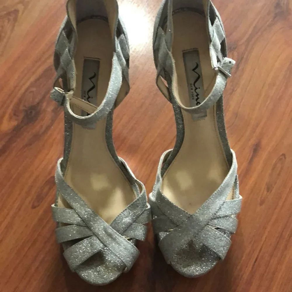 Nina Silver shimmer platform heels size 7